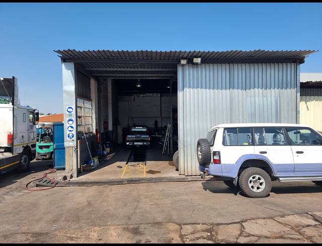 5,500M² WAREHOUSE FOR SALE IN ALBERTON NORTH